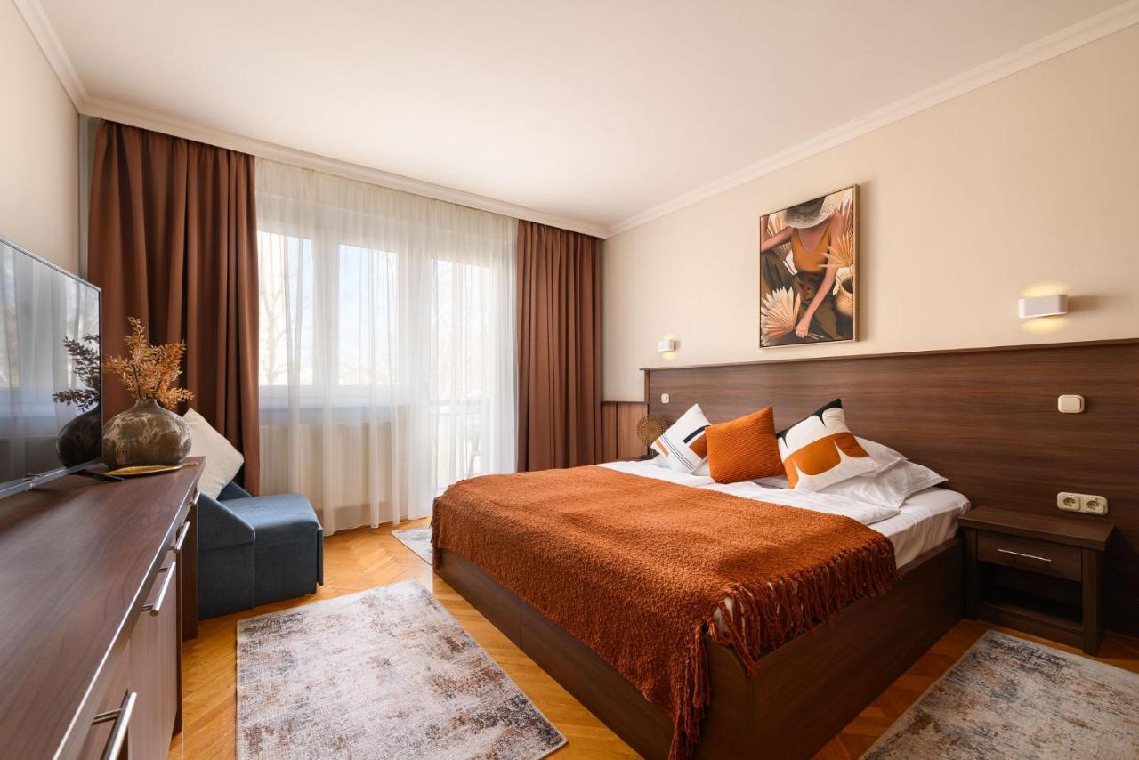 Szilfa Etterem Mariann Apartman Hajdúszoboszló Exterior foto