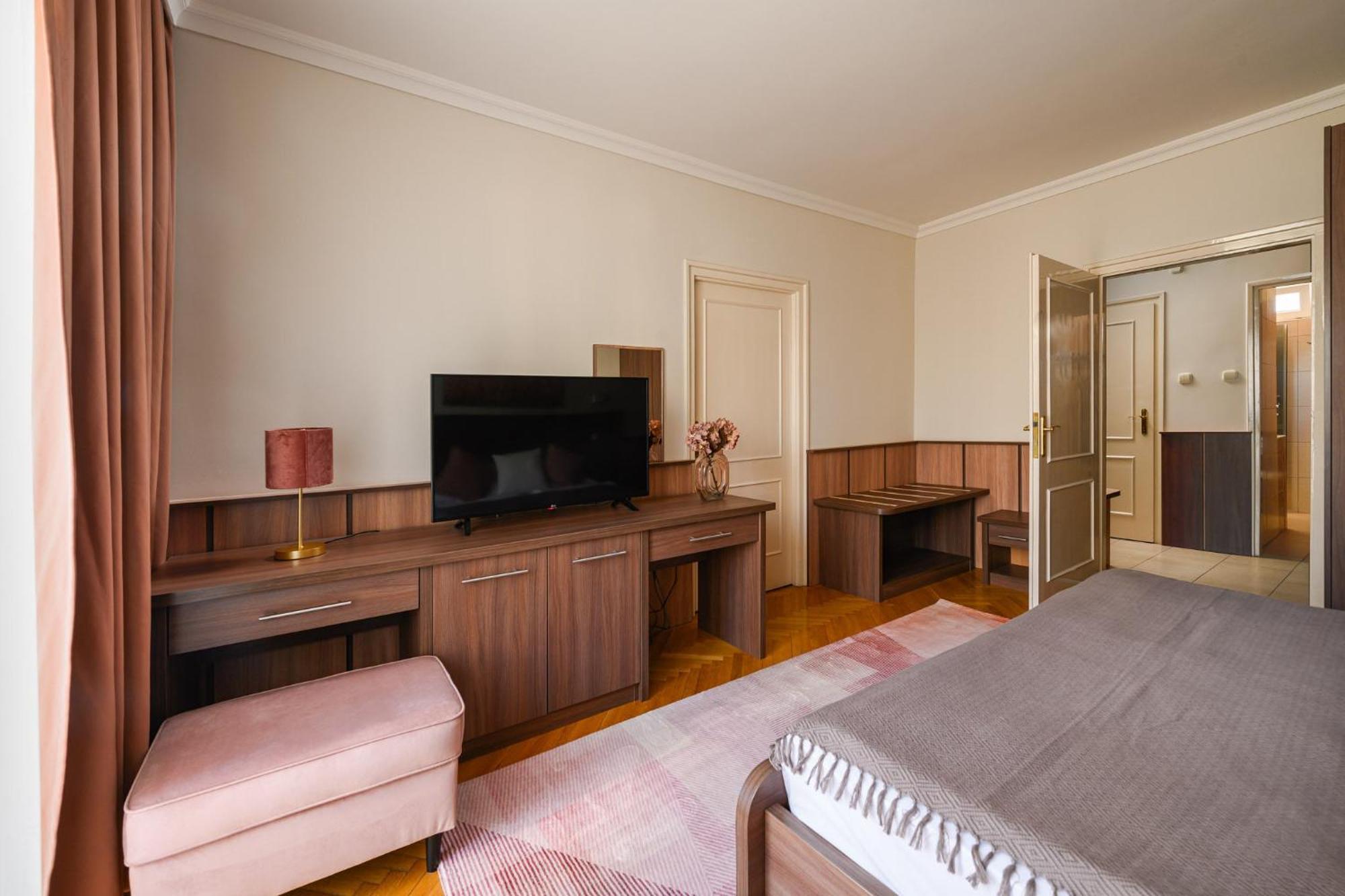 Szilfa Etterem Mariann Apartman Hajdúszoboszló Exterior foto