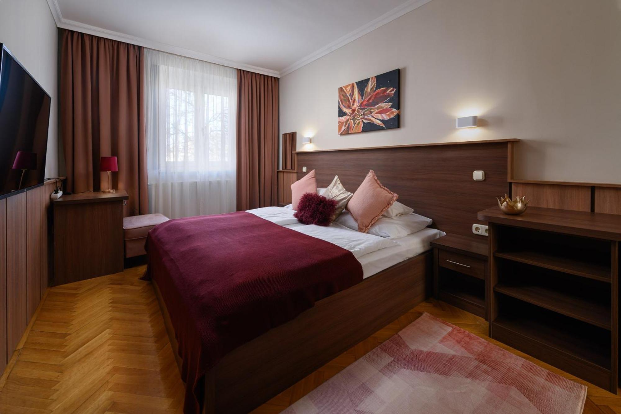 Szilfa Etterem Mariann Apartman Hajdúszoboszló Exterior foto
