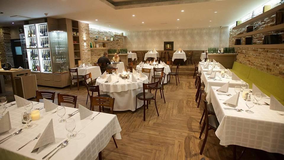 Szilfa Etterem Mariann Apartman Hajdúszoboszló Exterior foto